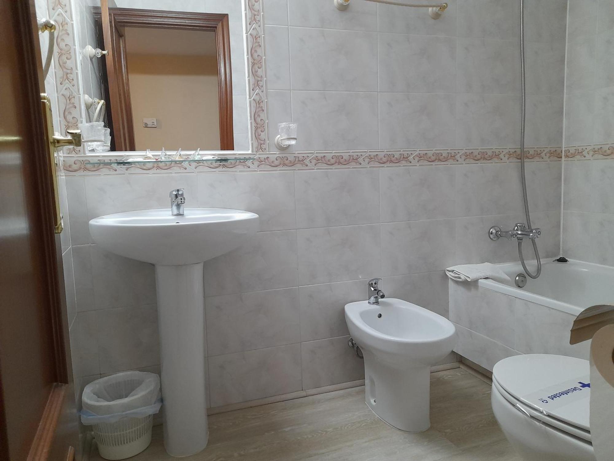 Hostal San Roque Guadalajara Buitenkant foto