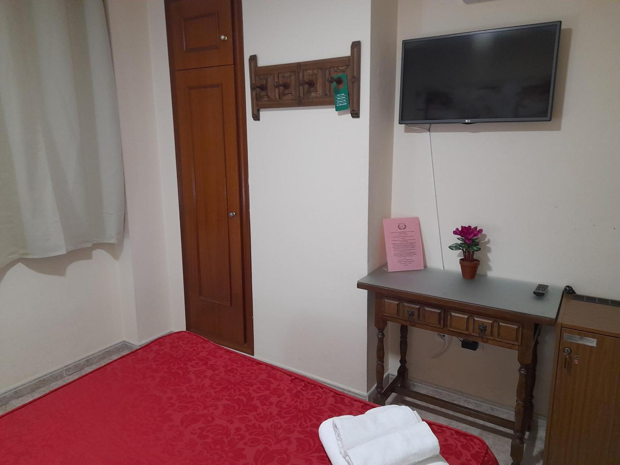 Hostal San Roque Guadalajara Buitenkant foto