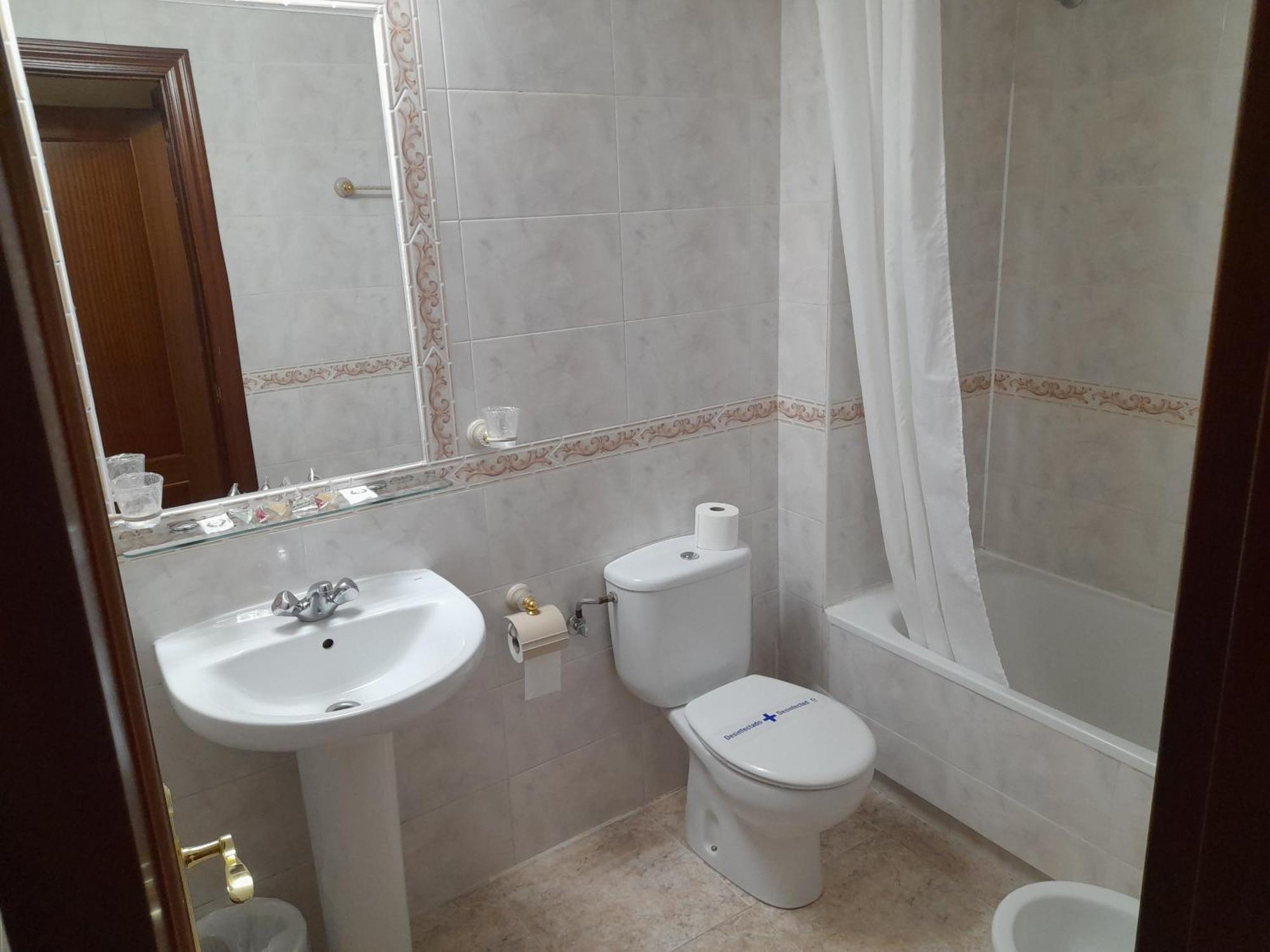 Hostal San Roque Guadalajara Buitenkant foto