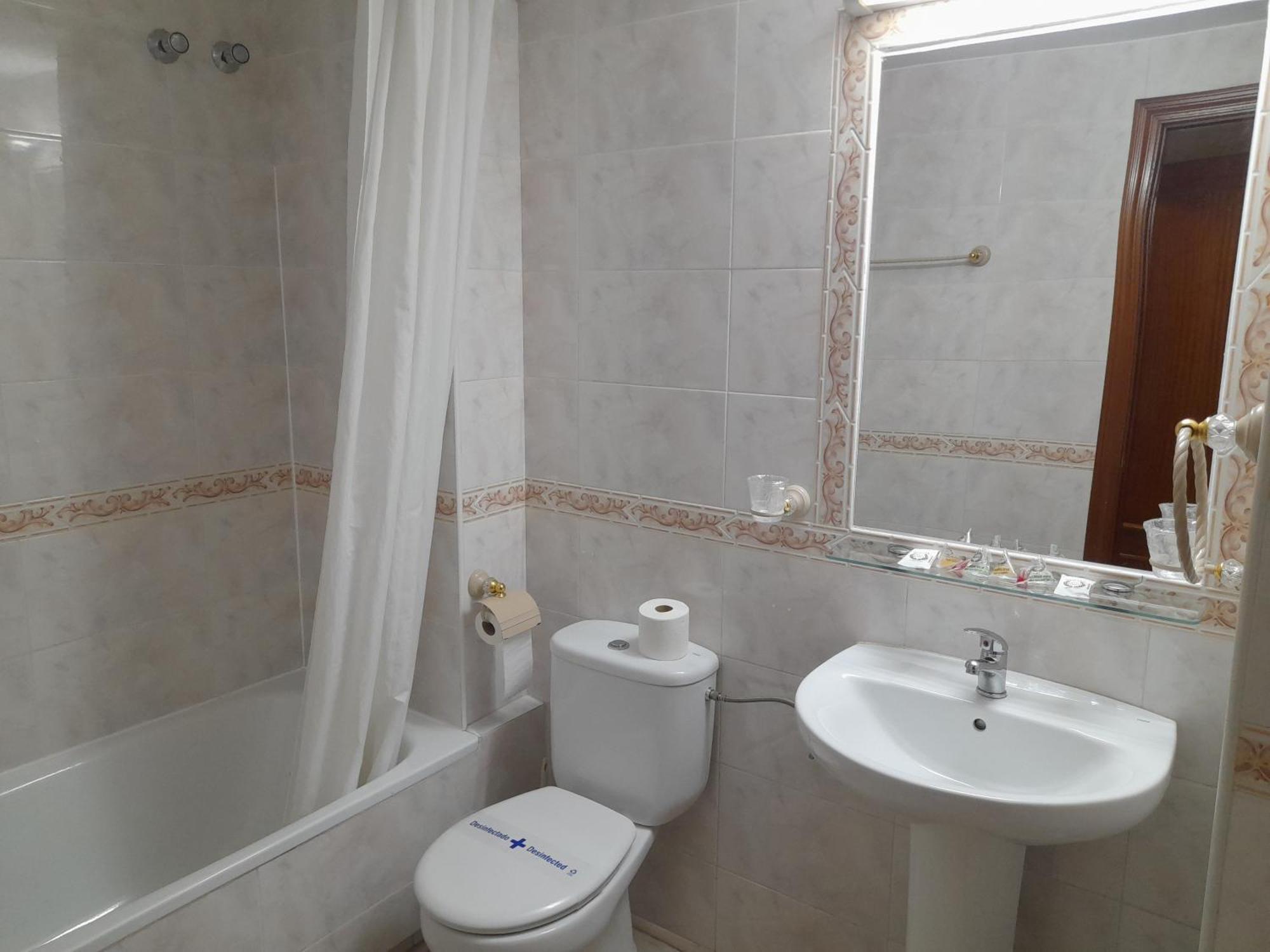Hostal San Roque Guadalajara Buitenkant foto
