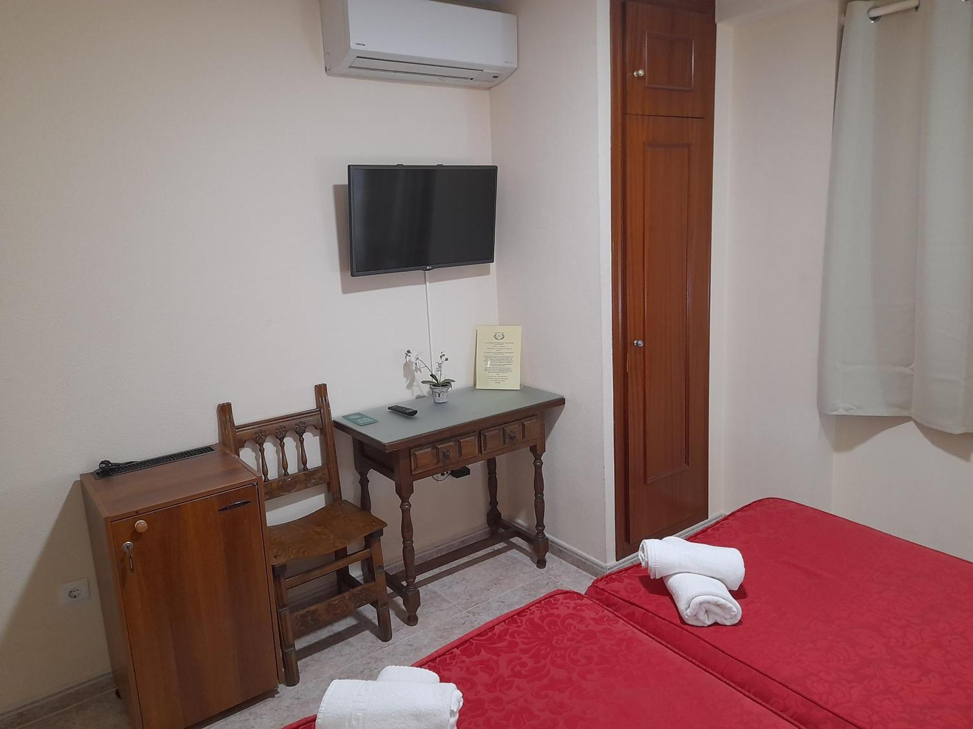 Hostal San Roque Guadalajara Buitenkant foto