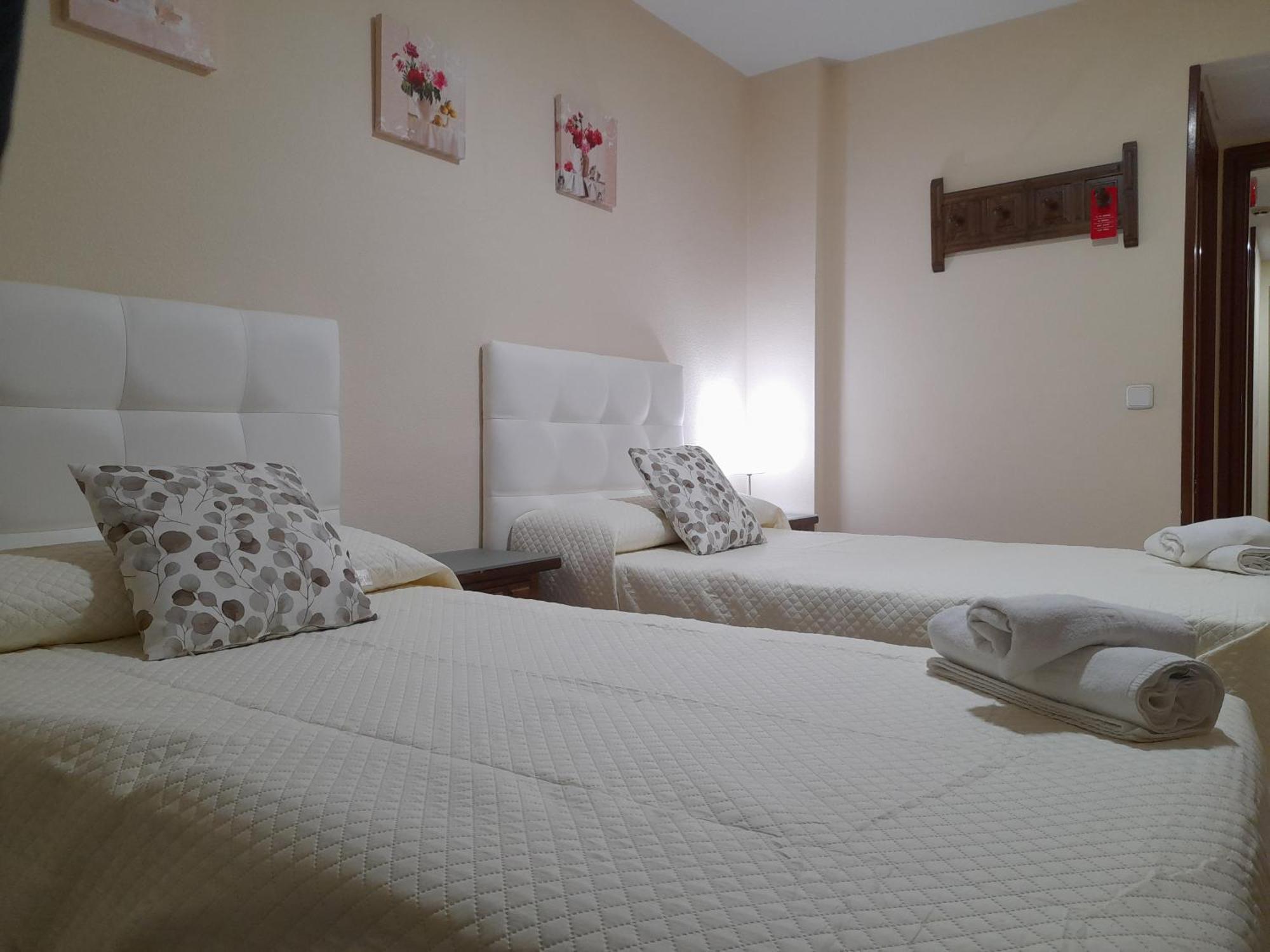Hostal San Roque Guadalajara Buitenkant foto
