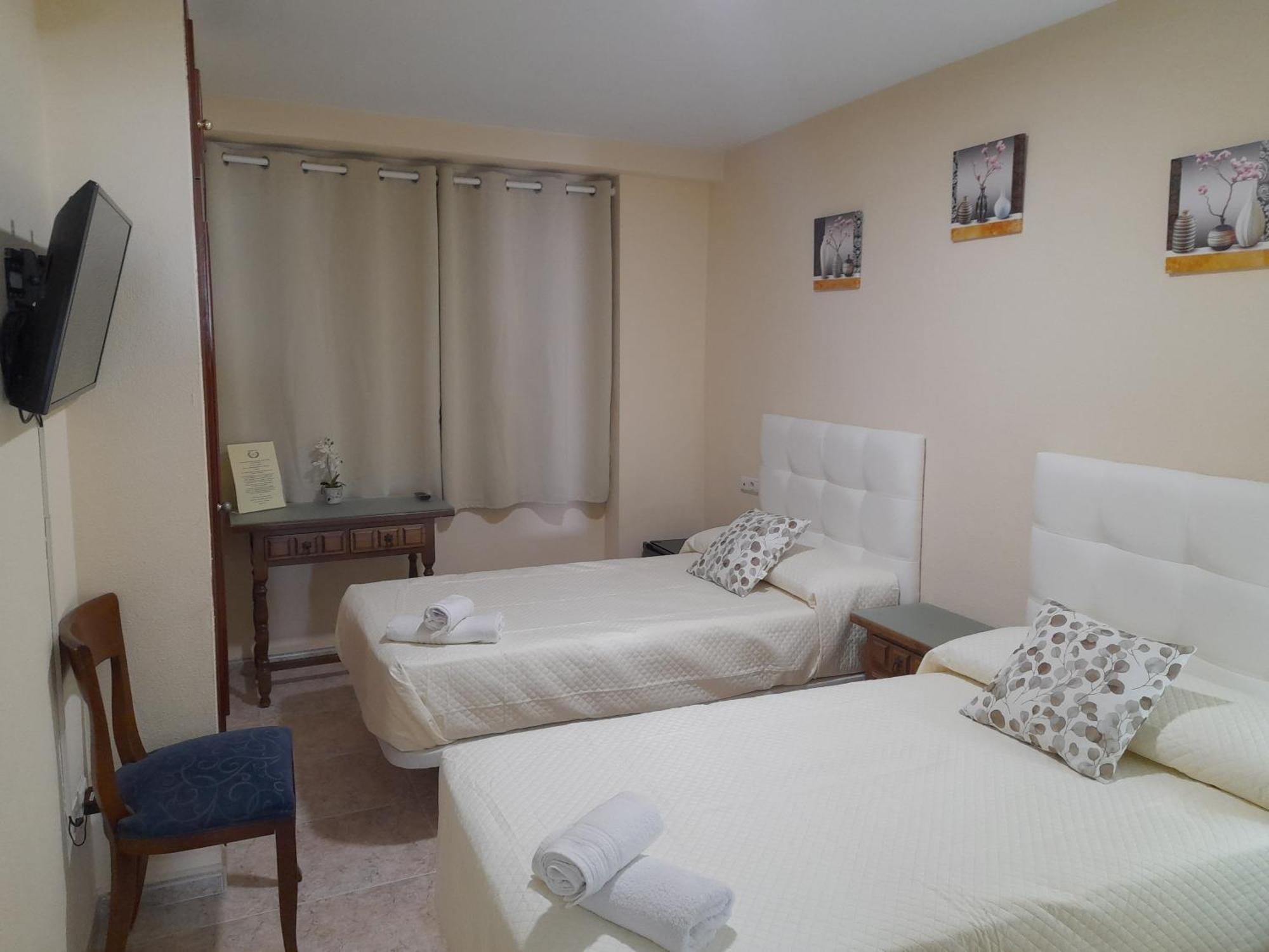 Hostal San Roque Guadalajara Buitenkant foto